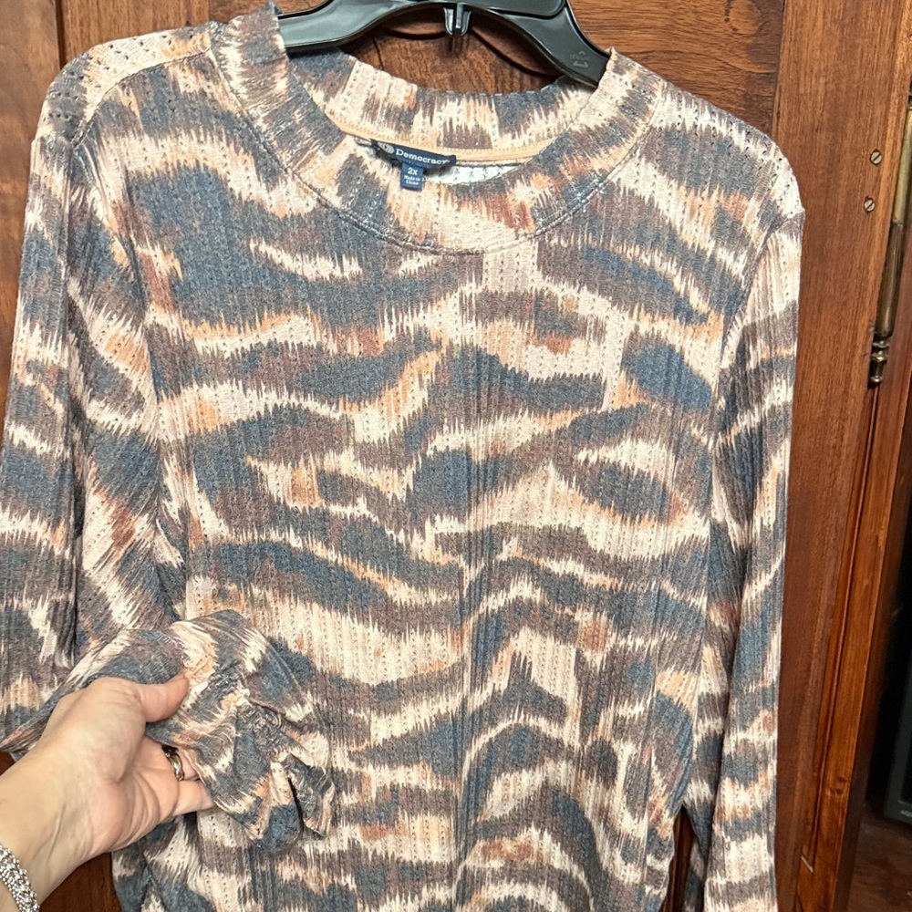 Democracy Multicolor Textured Sleeve Top
